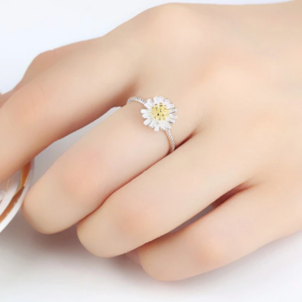Dainty Sunflower Ring Statement - Picture 2 of 3